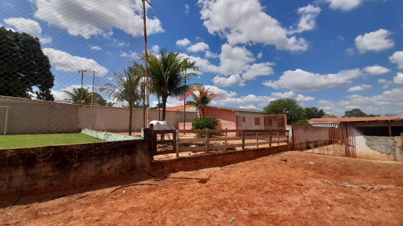 Chácara, 2 quartos, 1090 m² - Foto 1